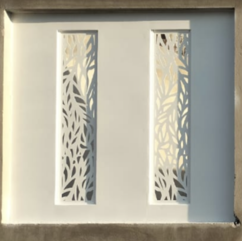 Celosías metálicas en balcón